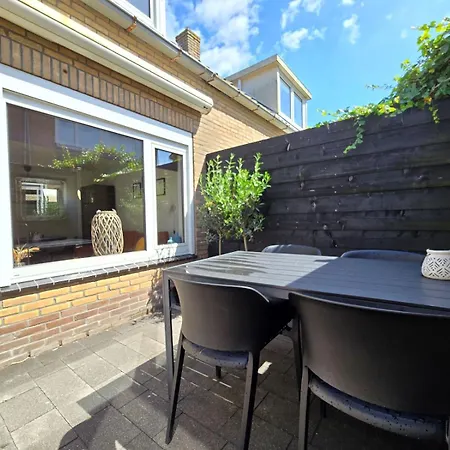 Holiday home 44 Egmond aan Zee