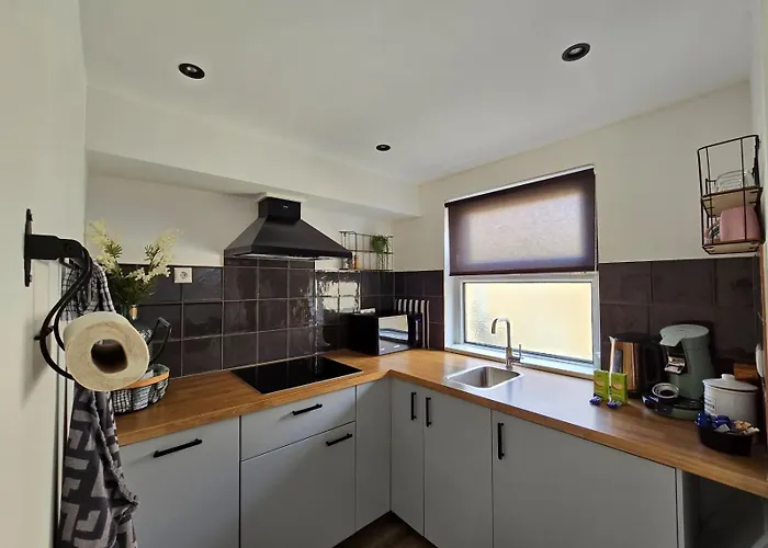 44 * אגמונד אן זי