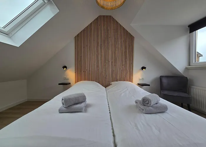 44 * אגמונד אן זי